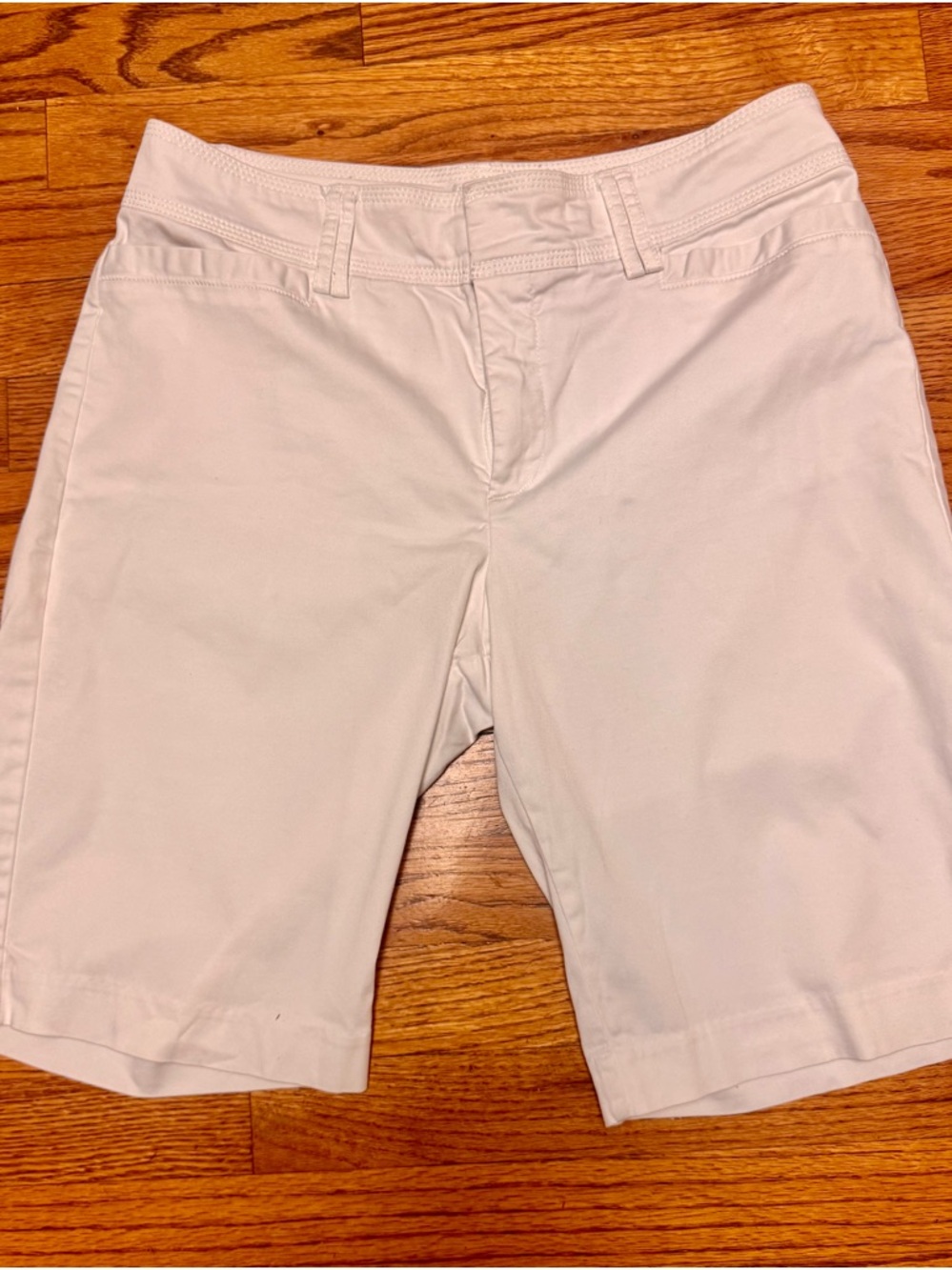 Lee Natural Fit White Bermuda Shorts Size 12 Medium